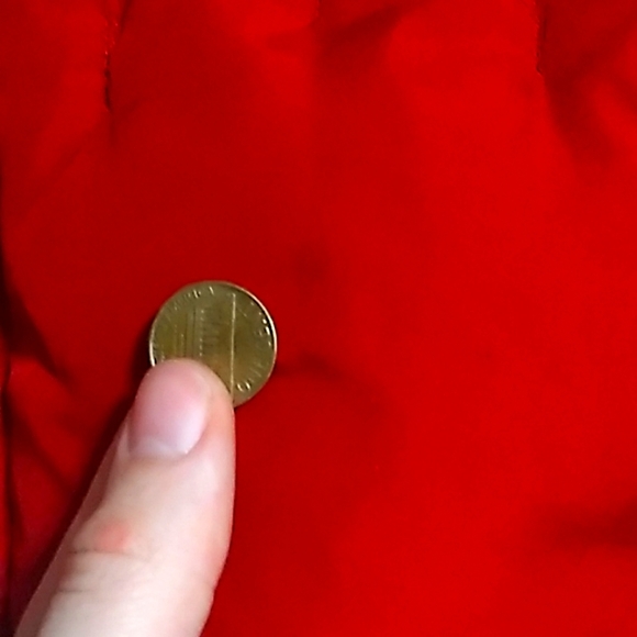 Women's red vest. - Picture 8 of 8